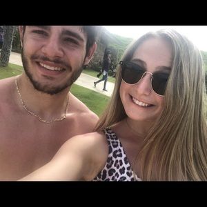 Meet your Posher, Alexis